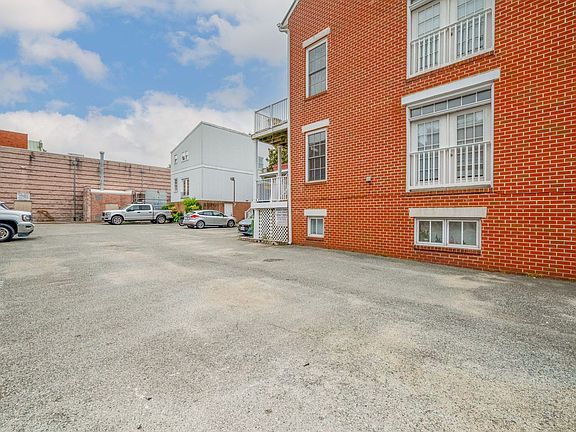 4th image of 213 N 18th St APT 2