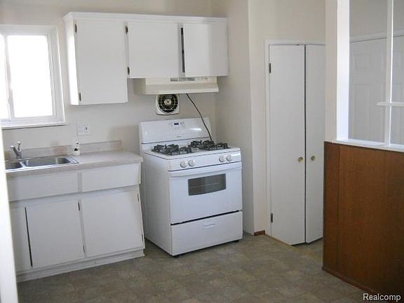 4th image of 700 S Wildwood St