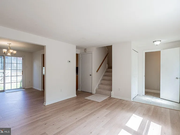3048 Silent Valley Dr — Photo 9