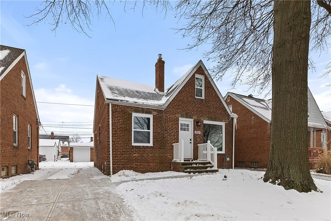 5937 Hodgman Dr photo 1