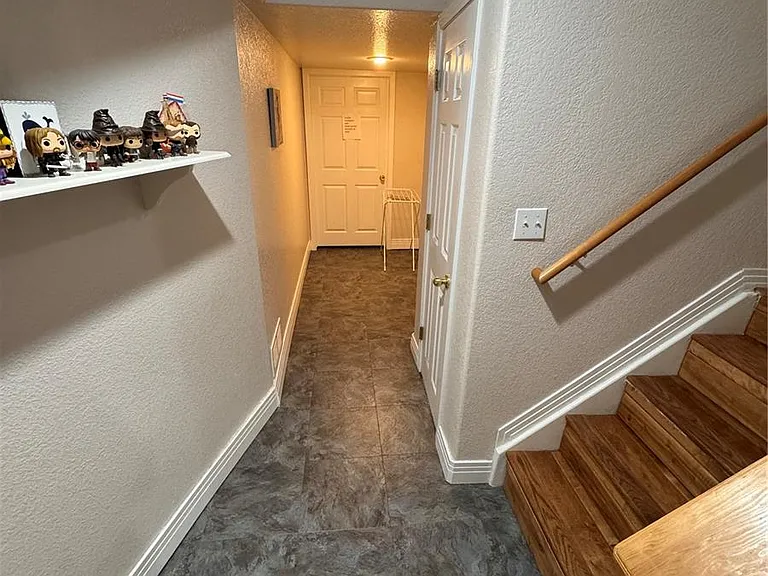 2486 S Scranton Way — Photo 7