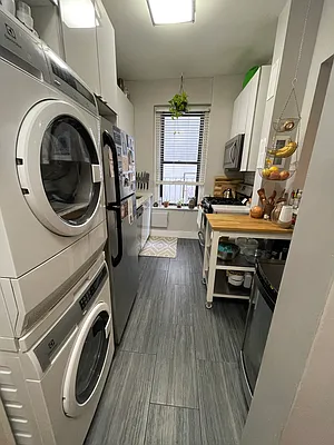 Rented by Avenues Real Estate | media 22