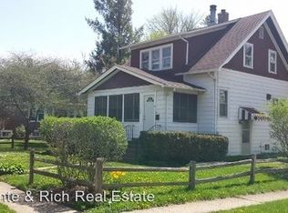 135 University St, Crystal Lake, IL 60014