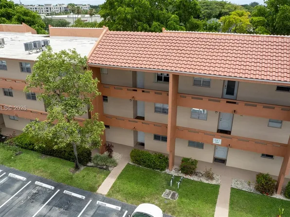8814 W McNab Rd APT 204, Tamarac, FL 33321