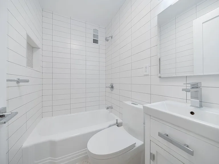 353 W 44th St #4D — Photo 7