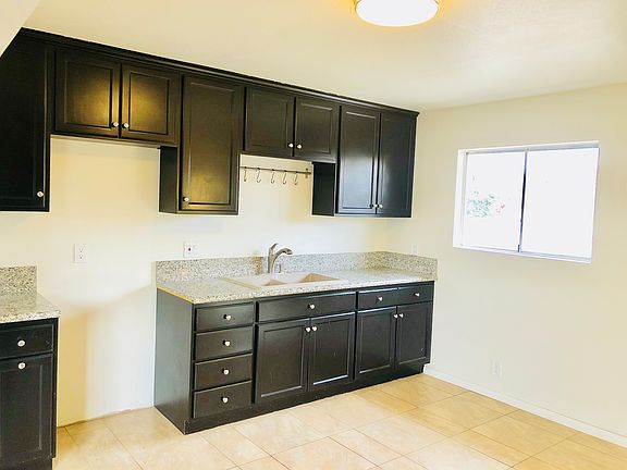 2nd image of 4948 Tobias Ave