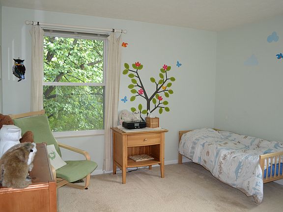 2nd image of 2075 Stratford Ct
