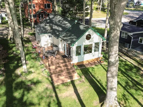 167 Alpena Trl, Houghton Lake, MI 48629