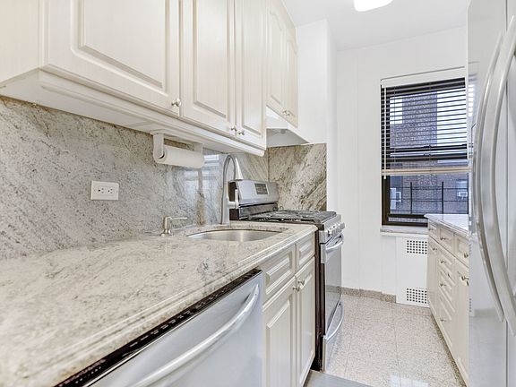 3rd image of 67-76 Booth St #8-O