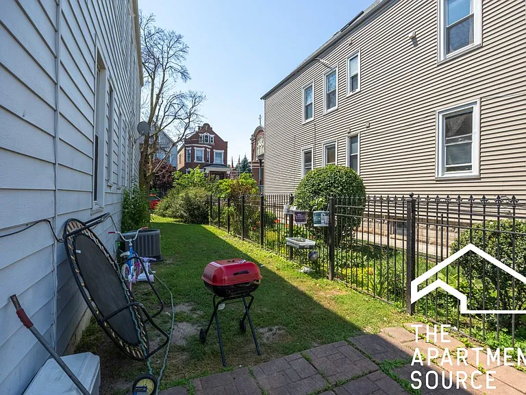 2858 N Central Park Ave #1F — Photo 15