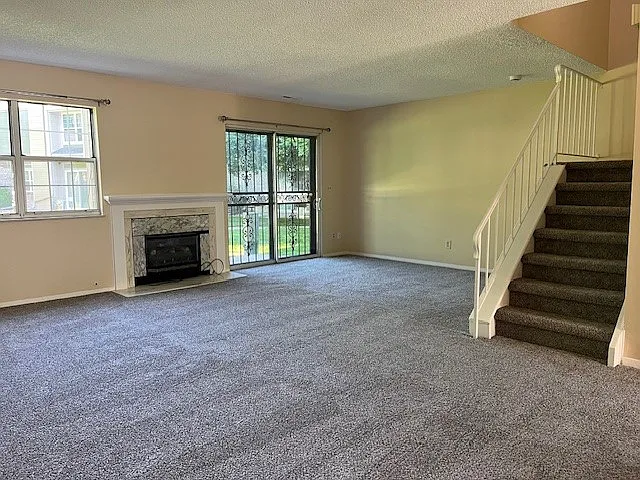 2 bed, 2.5 bath, 1312 sqft, $2,000 — Photo 4
