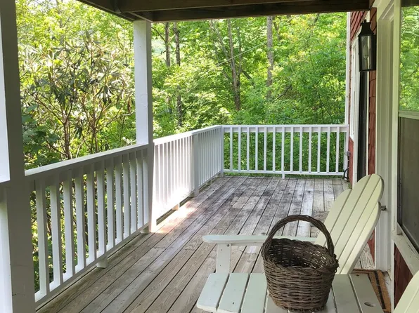 307 Chapman Rd, Black Mountain, NC 28711