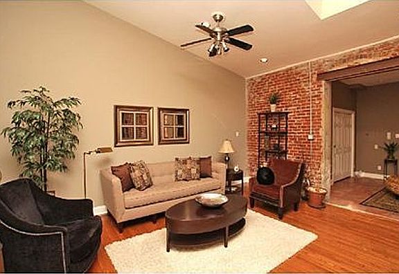 3rd image of 813-17 N 5th St #202