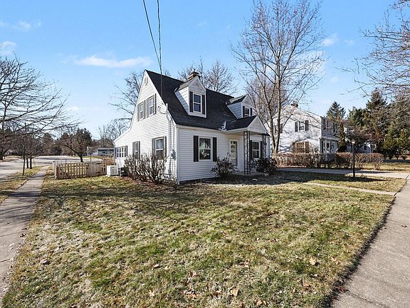 2nd image of 313 Territorial Rd