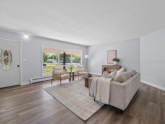 4th image of W226N8041 Longview DRIVE