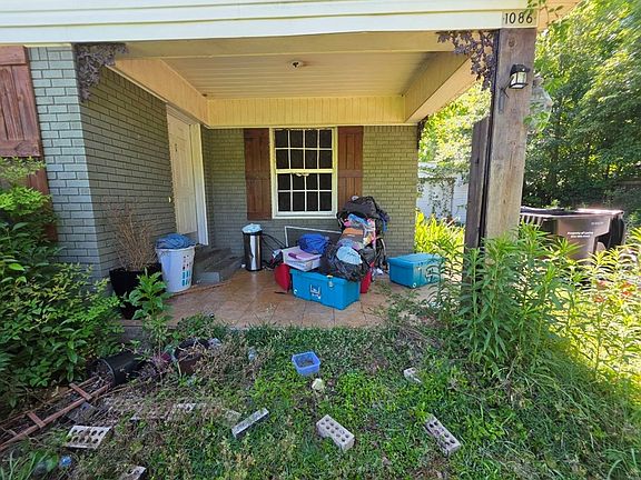 5th image of 1086 N Pine St