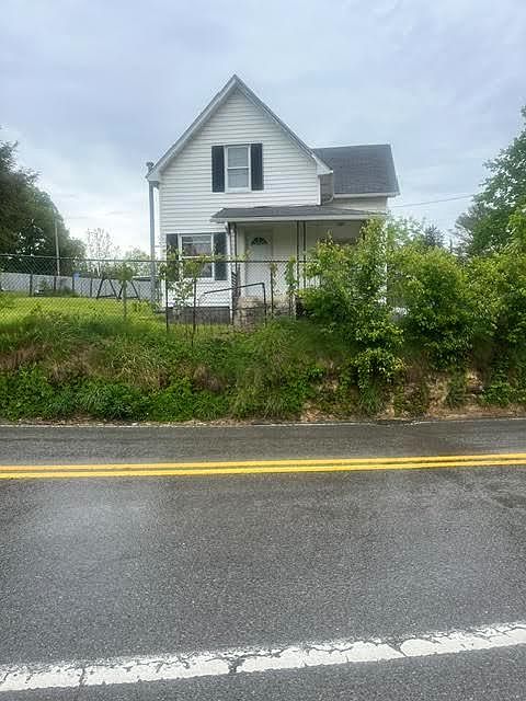 1st image of 165 Rural Acres Dr