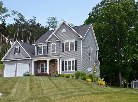 2nd image of 114 Saint Andrews Dr