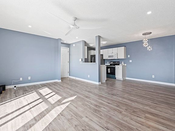 5th image of 2258 Essex Dr. #G