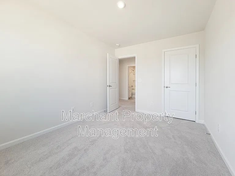 111 Marthawood Ln — Photo 19