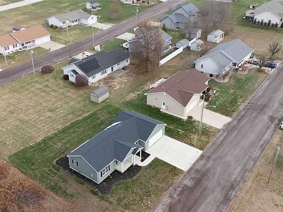 5th image of 2315 Karen St