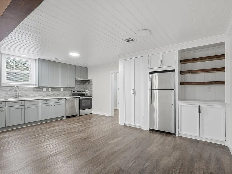 1509 Walton St — Photo 5