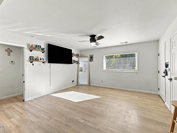 4th image of 3257 E Bailey Dr