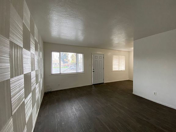 5th image of 837 N Pilgrim St #3