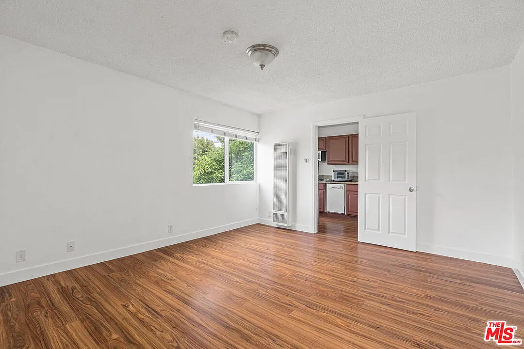 Studio, 1.0 bath, 300 sqft, $2,200 — Photo 1
