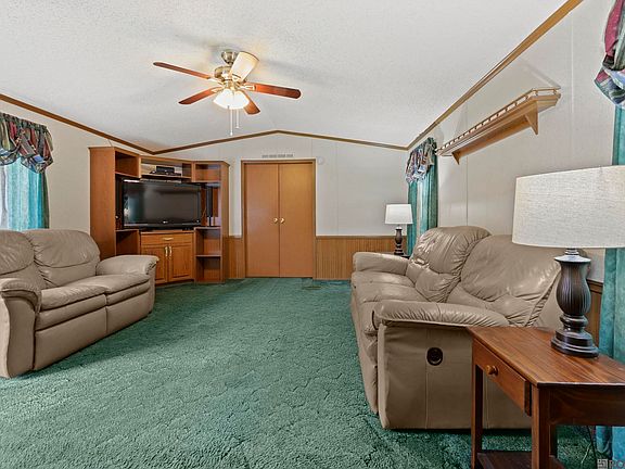 3rd image of 2208 Violet St