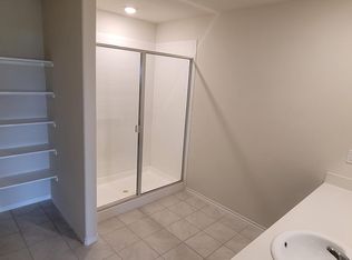 909 Alton Dr, Aubrey, TX 76227