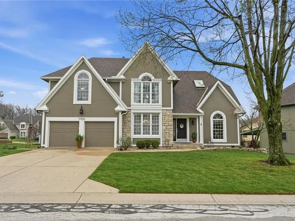 7705 Quail Rdg, Parkville, MO 64152
