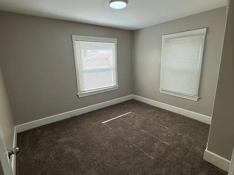 21 S Dunlap Ave — Photo 17