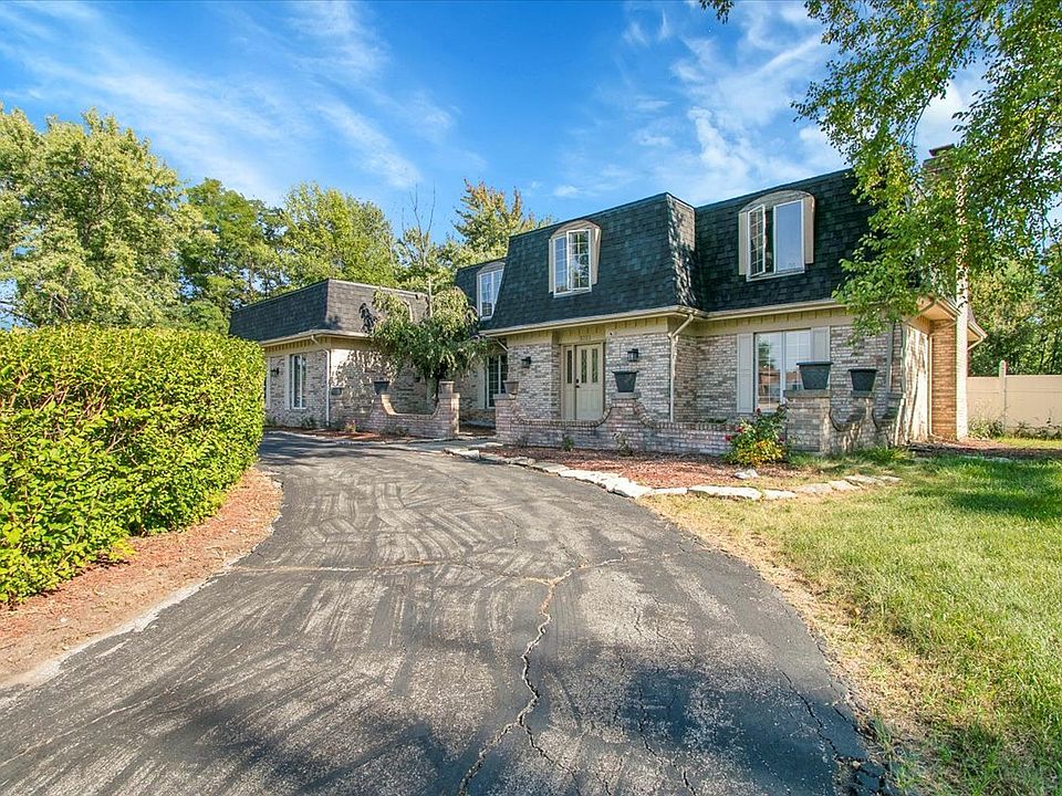 1st image of 3033 E Hickory Ln