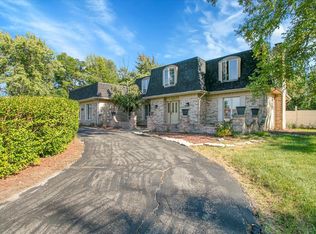 3033 E Hickory Ln, Crete, IL 60417