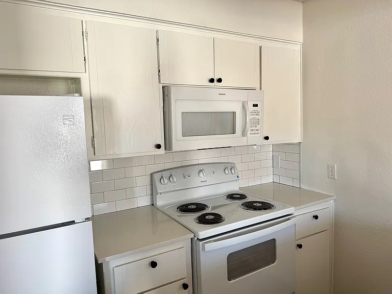 450 Wimbledon Rd #6A — Photo 2