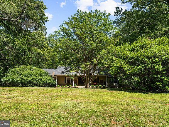 3rd image of 7281 Forrest Rd