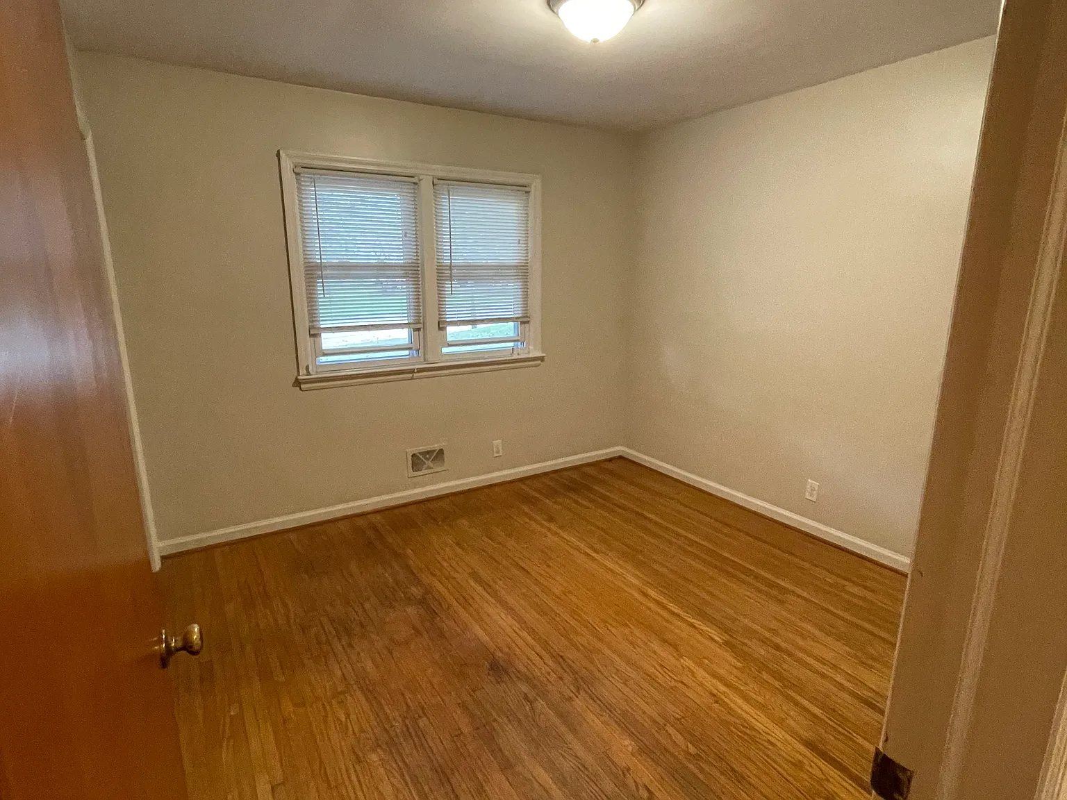 718 Westside Dr — Photo 4