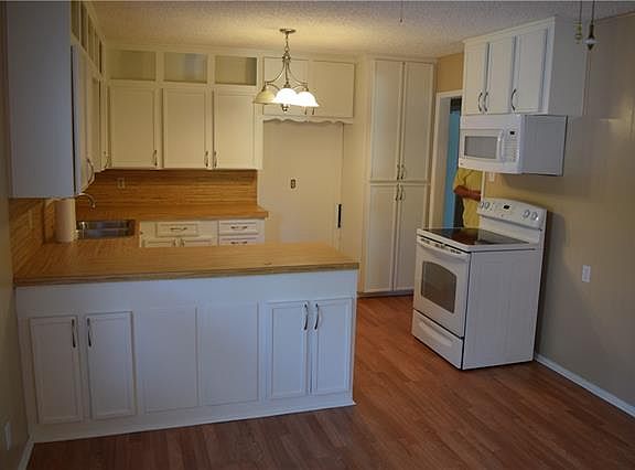 2nd image of 5005 Nadine Dr