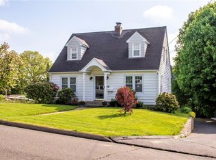 5 Olive St, Danbury, CT 06810