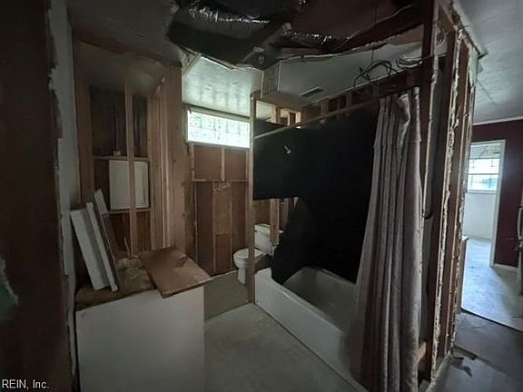 4th image of 262 Red Mens Hall Rd