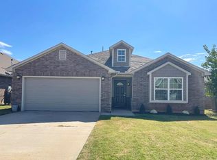 9216 NW 71st St, Yukon, OK 73099