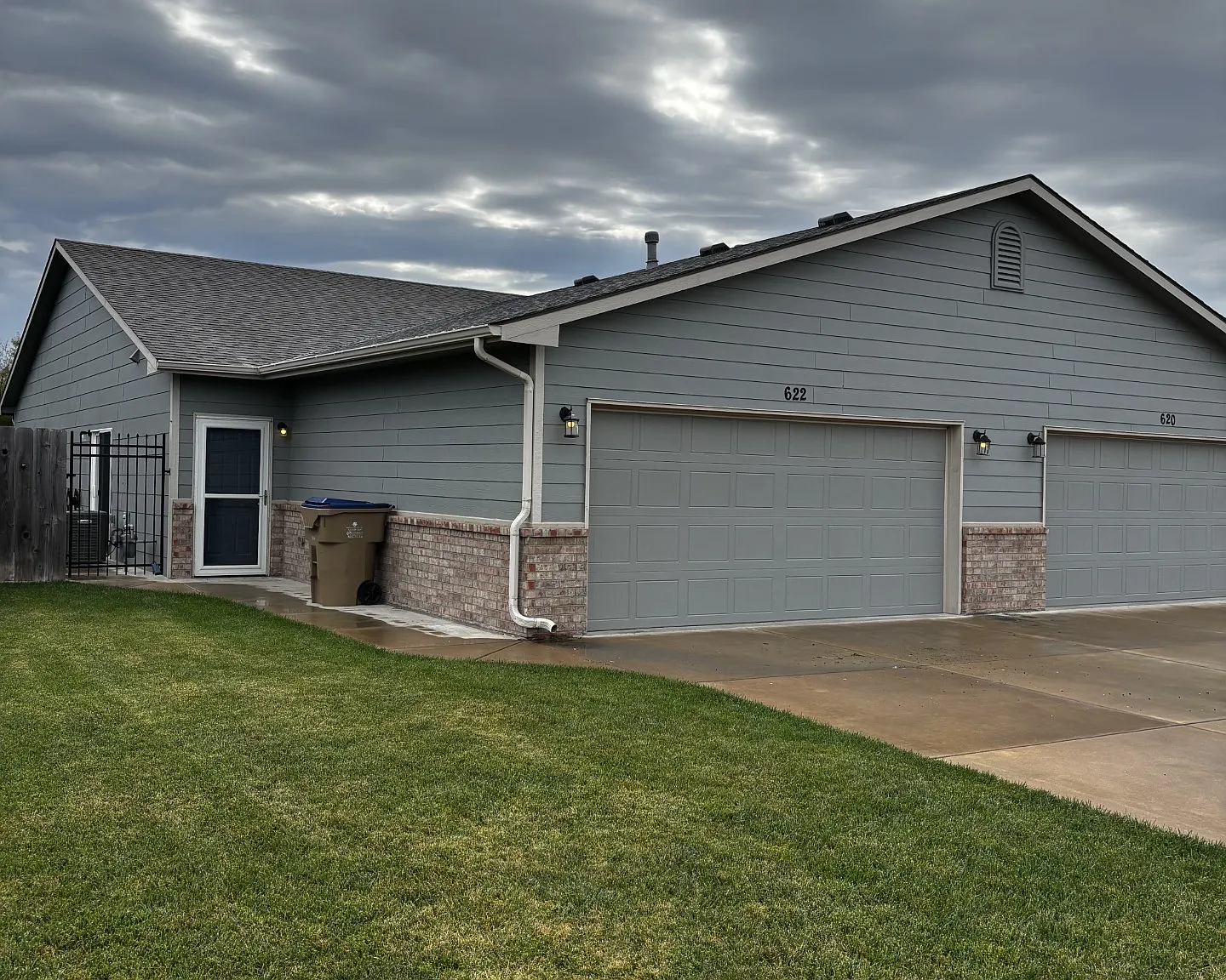 3 bed, 1250 sqft, $1,450 — Photo 1