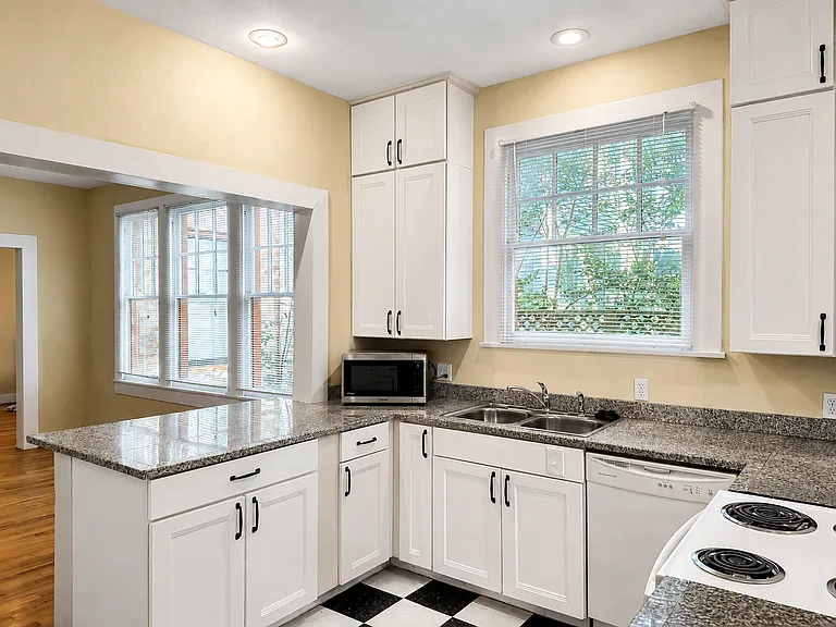1818 Church St #2 — Photo 10