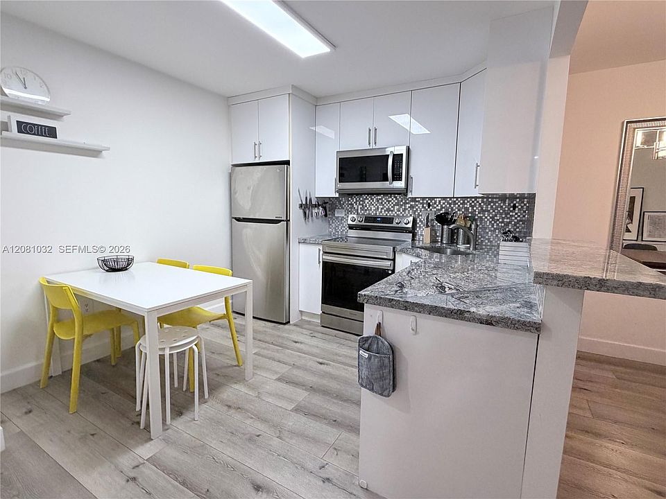 1st image of 2780 NE 183rd St APT 415
