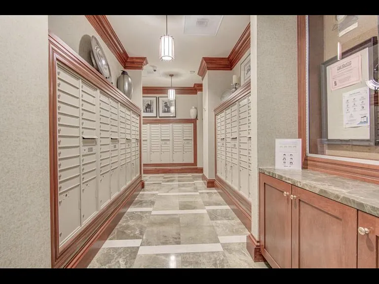 8220 Crestwood Heights Dr #1402 — Photo 22