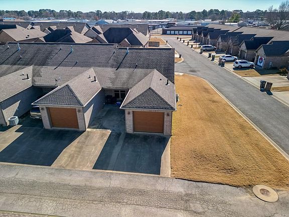 5th image of 600 Greenwood Dr