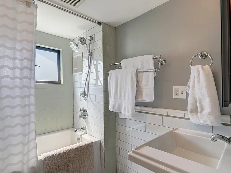 6526 Jones Ave NW — Photo 15