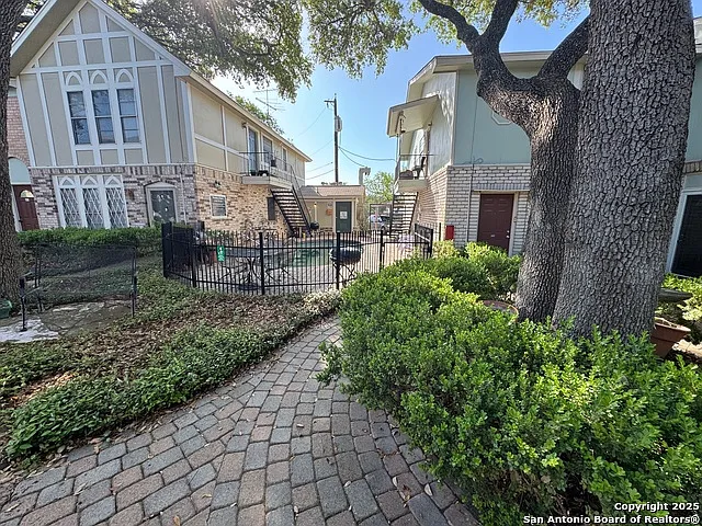 2811 Woodbury Dr #201 — Photo 5