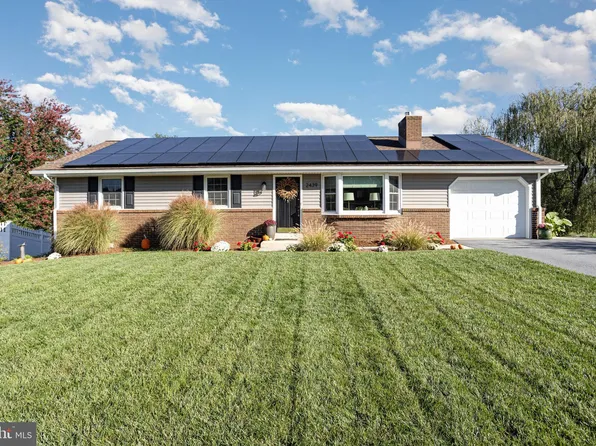 2439 Ellendale Dr, Lancaster, PA 17602